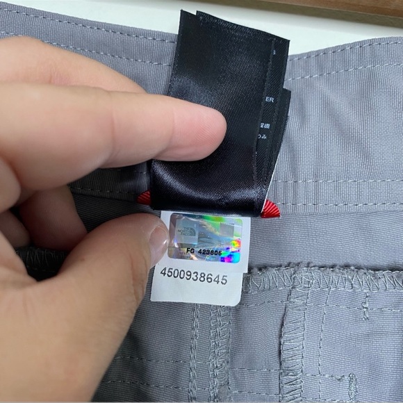 The North Face Gray Paramount Valley Convertible Hiking Pants Women's Size 12 - Picture 3 of 7